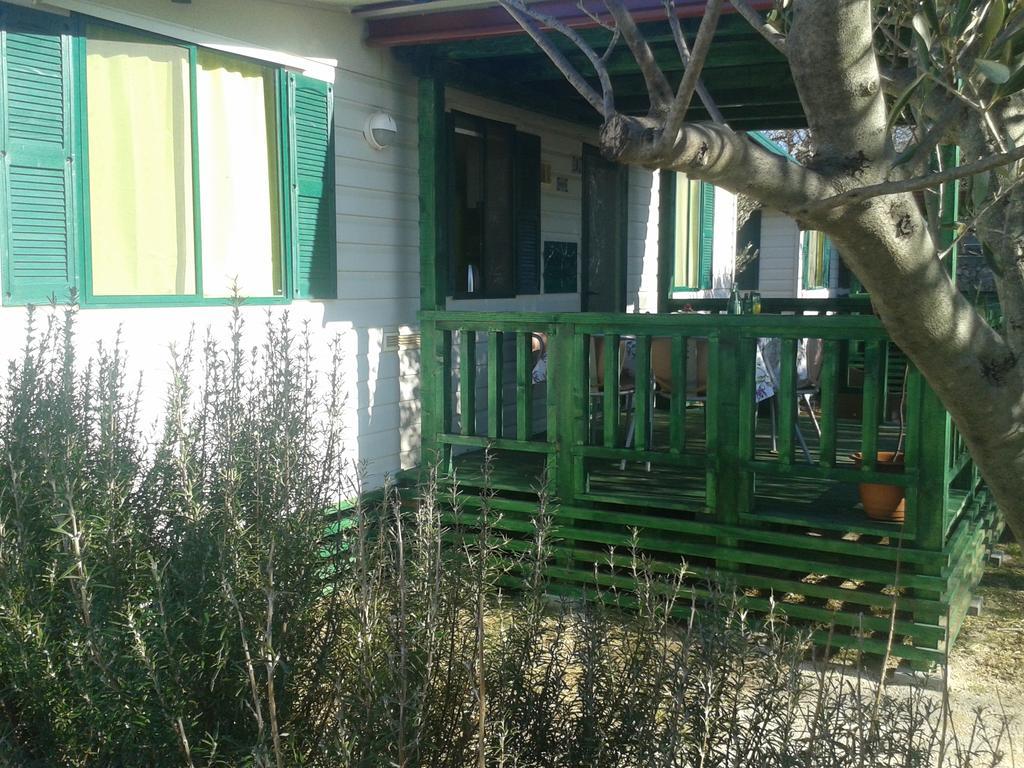 Mobile Homes Vila Punta Šibuljina Kültér fotó
